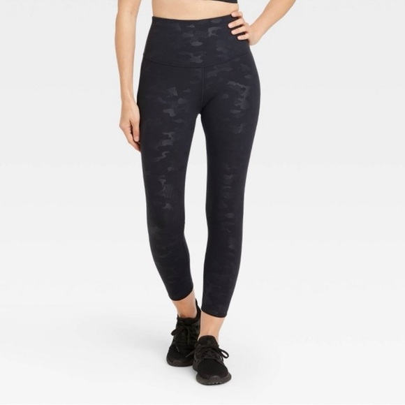 all in motion Pants - All in Motion Premium Elongate 7/8 leggings | XS | Black & Gray
